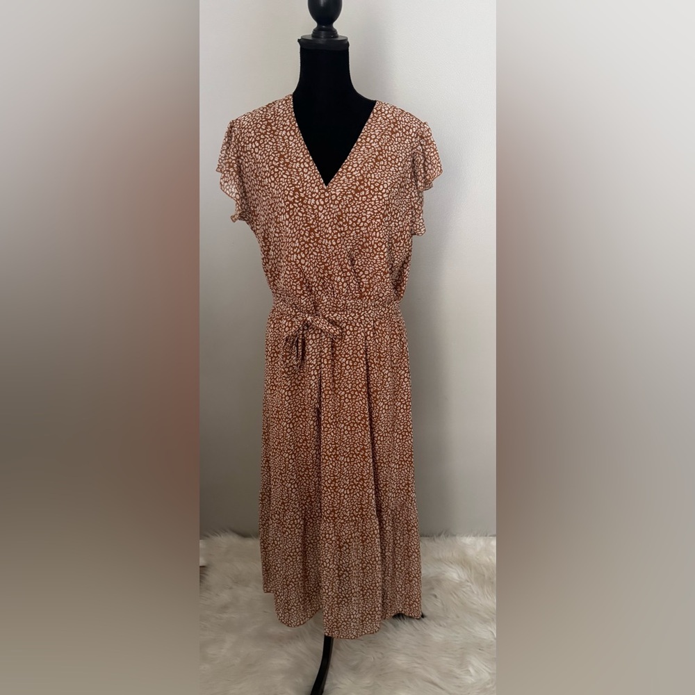Tie-Waist Midi Dress in Rust Brown Print